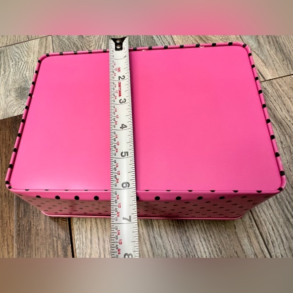 VS PINK VINTAGE TIN **COLLECTIBLE** - Picture 8 of 10